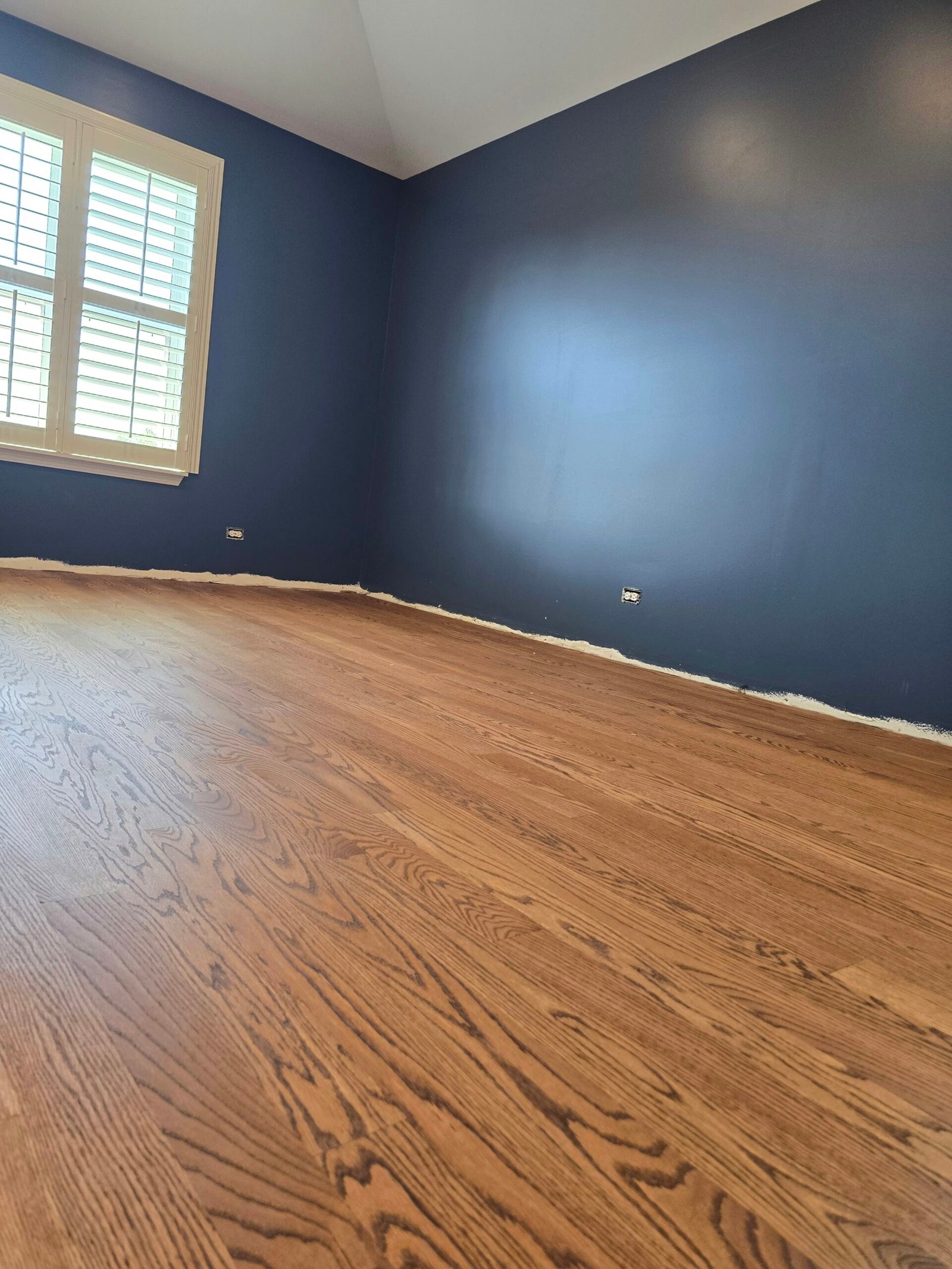 Evanston hardwood floor refinishing with Bona Provincial stain